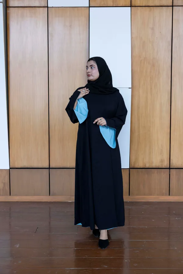 Black_Blue_Reversible_2-In-1_Abaya_For_Women