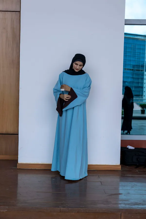 Brown_Blue_Reversible_2-In-1_Abaya_For_Women