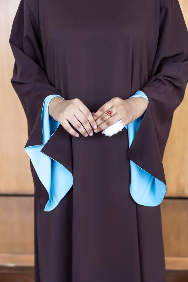 Brown_Blue_Reversible_2-In-1_Abaya_For_Women