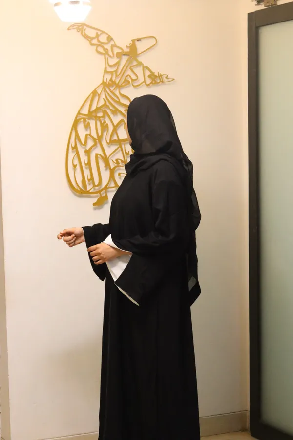 Black_White_Reversible_2-In-1_Abaya_For_Women