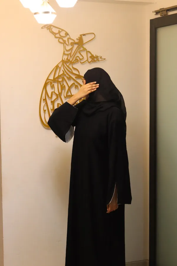 Black_White_Reversible_2-In-1_Abaya_For_Women