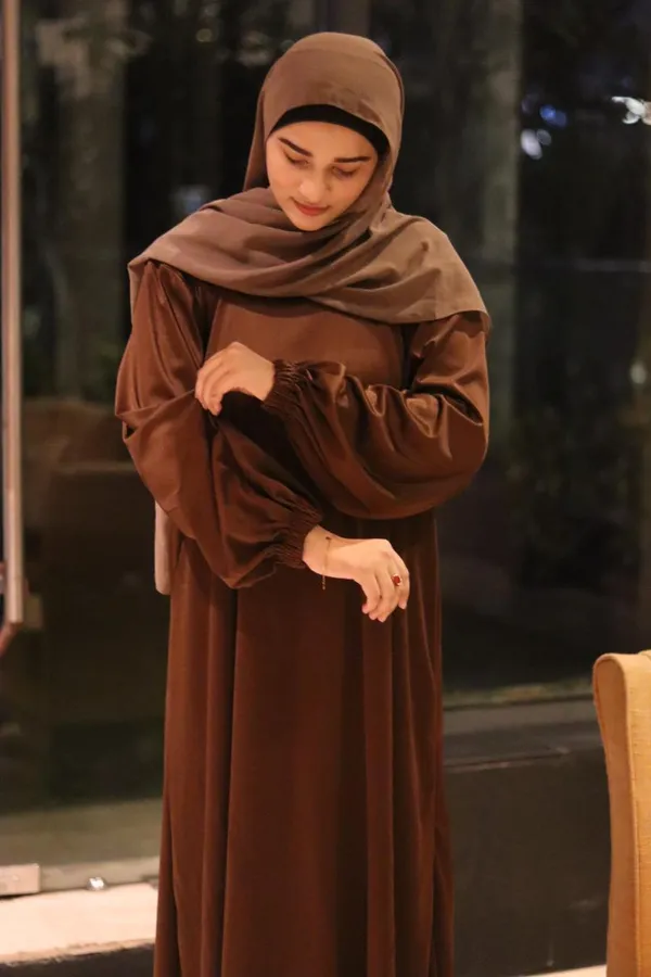 Brown_Satin_Classic_Full_Length_Abaya_For_Women