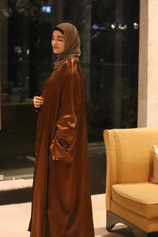 Brown_Satin_2-Piece_Abaya_Set_With_Shrug_For_Women