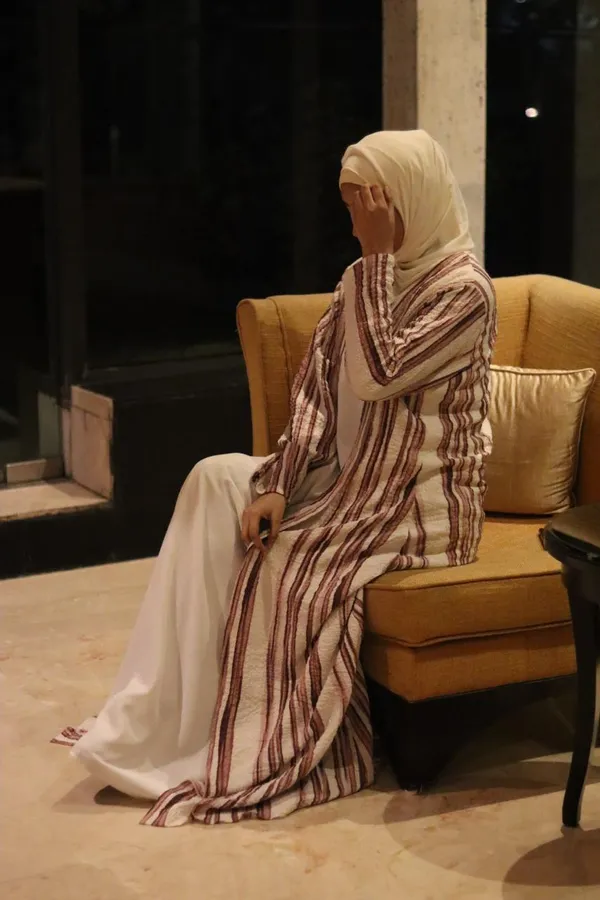 White_Red_Cy_Fabric_Straight_Shrug_Abaya_For_Women