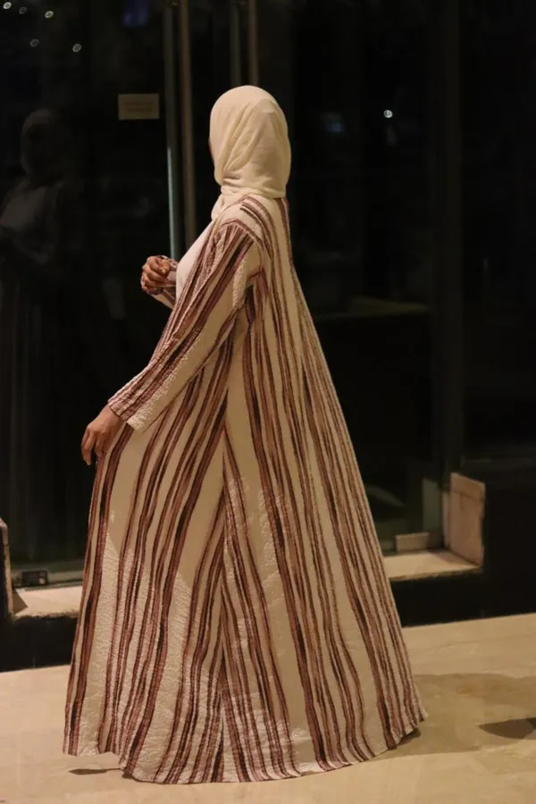 White_Red_Cy_Fabric_Straight_Shrug_Abaya_For_Women