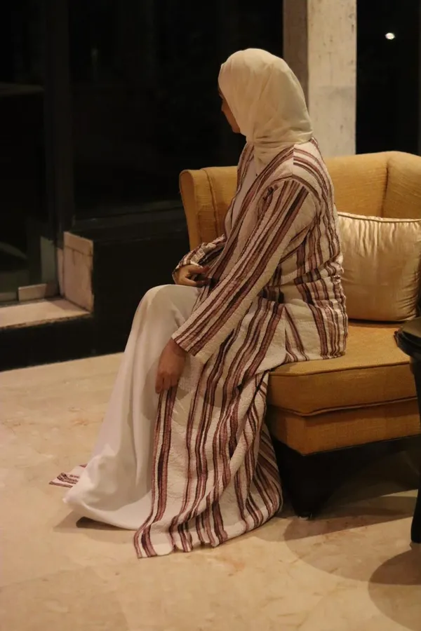 White_Red_Cy_Fabric_Straight_Shrug_Abaya_For_Women