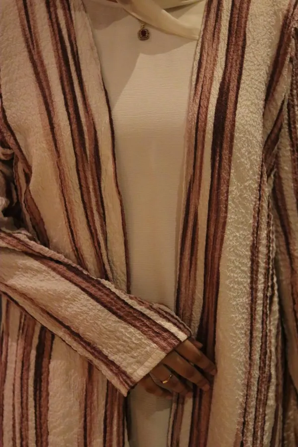 White_Red_Cy_Fabric_Straight_Shrug_Abaya_For_Women