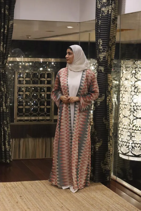 Multicolor_Zigzag_Straight_Shrug_Abaya_Set_With_Inner_Slit