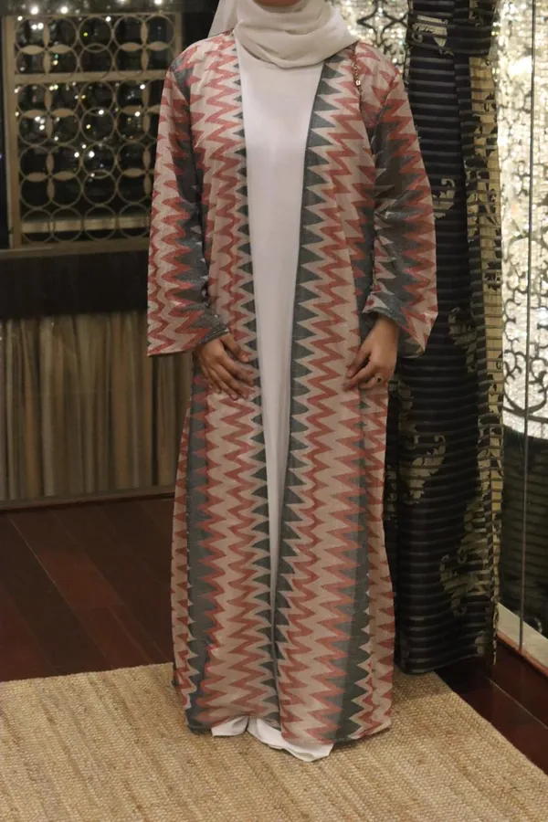 Multicolor_Zigzag_Straight_Shrug_Abaya_Set_With_Inner_Slit