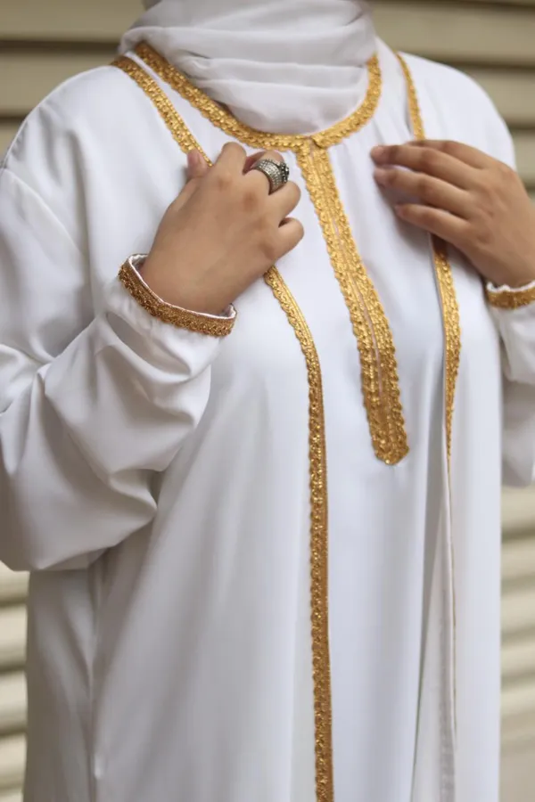 White_3-Piece_Umrah_Abaya_With_Inner_Slit_Shrug_And_Hijab_For_Women
