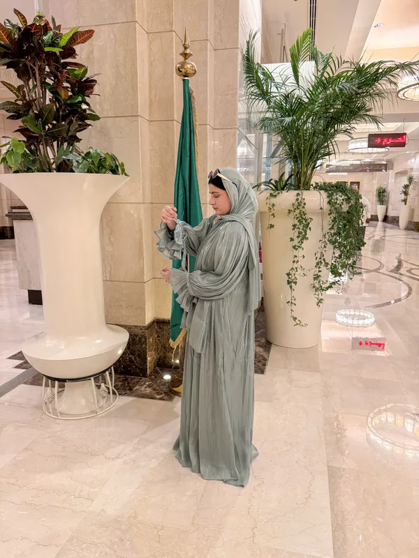 Mint_Tissue_Organza_Full_Sleeve_Abaya_Set_With_Hijab_For_Women