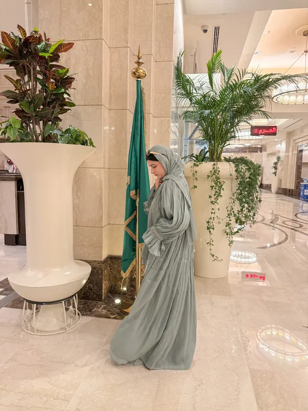 Mint_Tissue_Organza_Full_Sleeve_Abaya_Set_With_Hijab_For_Women