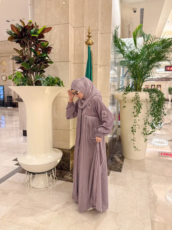 Faded_Purple_Organza_Full_Sleeve_Abaya_Set_With_Inner_Slit_Hijab_For_Women
