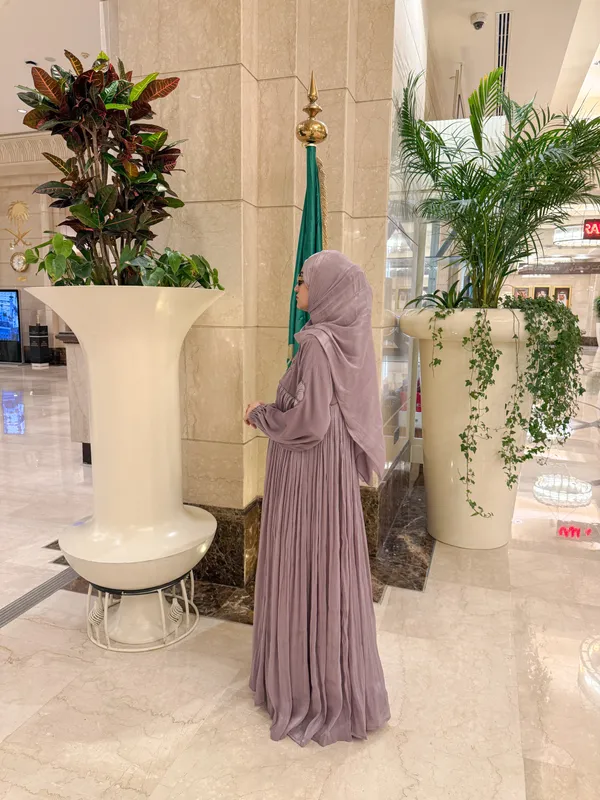 Faded_Purple_Organza_Full_Sleeve_Abaya_Set_With_Inner_Slit_Hijab_For_Women
