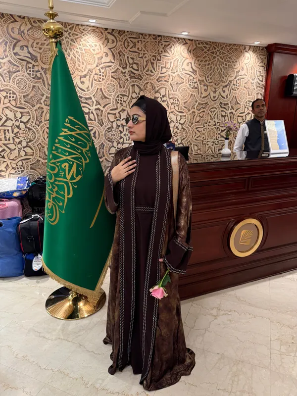 Brown_Shimmery_Shrug_Abaya_Full_Set_With_Inner_Slit_And_Hijab_For_Women