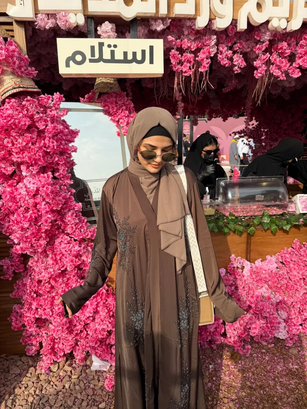 Brown_Zoom_Fabric_Diamond_Handwork_Abaya_With_Hijab_For_Women