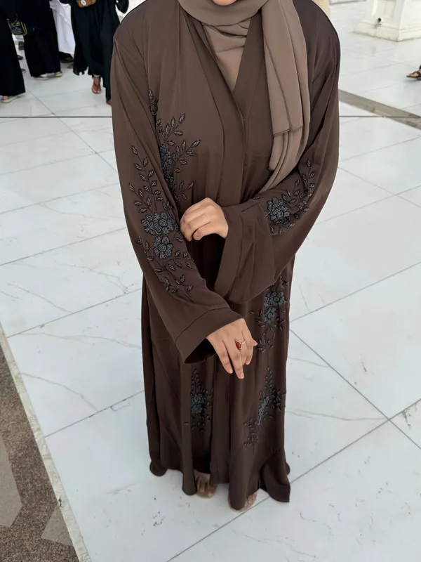 Brown_Zoom_Fabric_Diamond_Handwork_Abaya_With_Hijab_For_Women