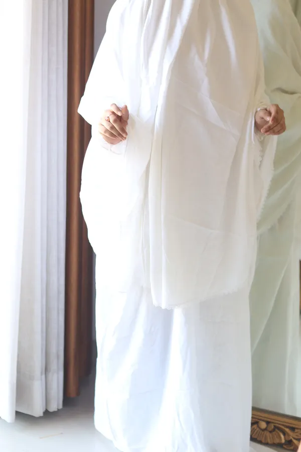 White_Two-Piece_Jilbab_With_Skirt_For_Women