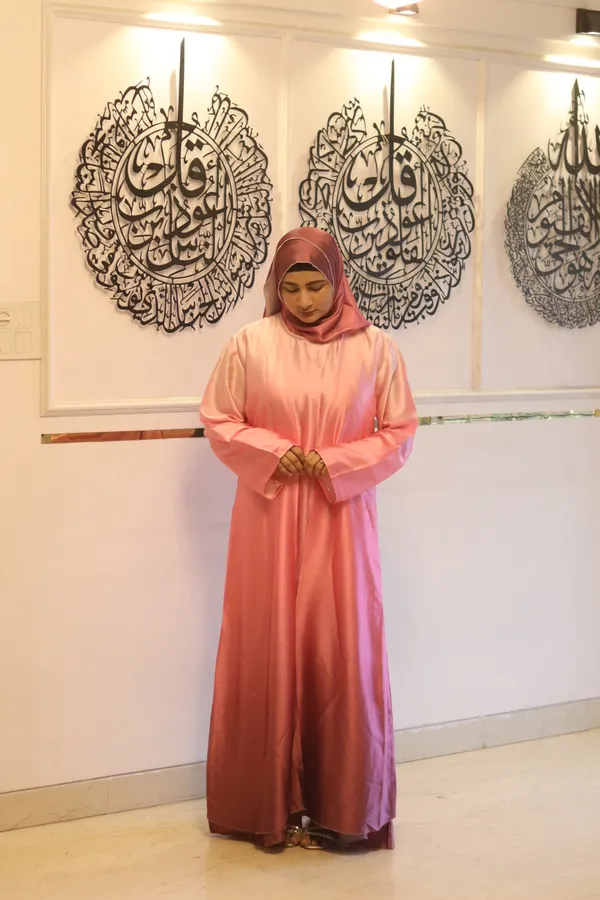 Pink_Ombre_Abaya_With_Matching_Hijab_For_Women