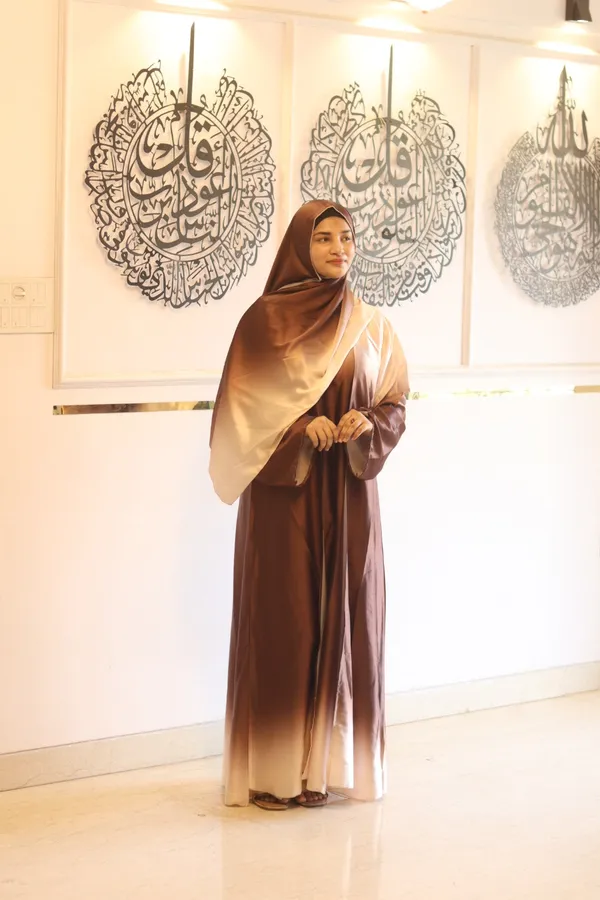 Brown_Ombre_Abaya_With_Inner_Slit_And_Matching_Hijab_For_Women