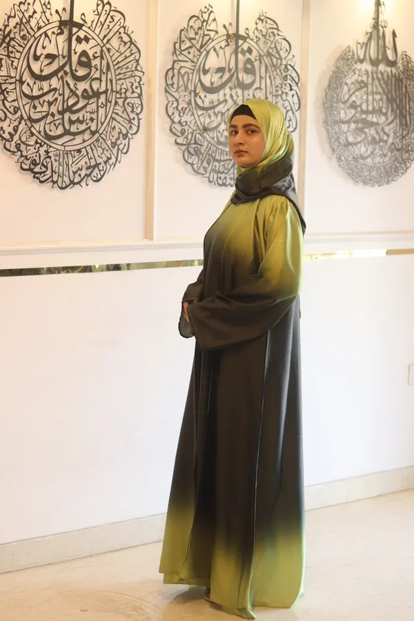 Green_Ombre_Abaya_With_Inner_Slit_And_Matching_Hijab_For_Women