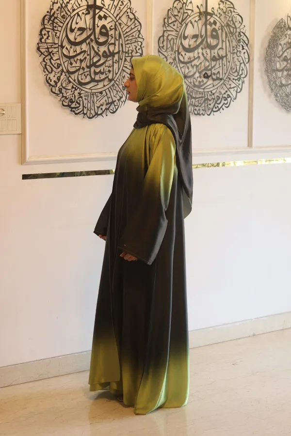 Green_Ombre_Abaya_With_Inner_Slit_And_Matching_Hijab_For_Women