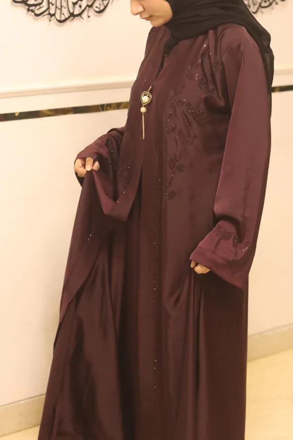 Maroon_Dubai_Style_Abaya_With_Inner_Slit_And_Hijab_For_Women