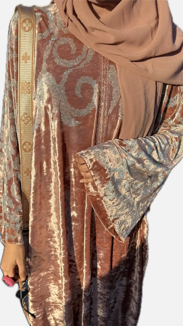 Pink_Velvet_Dubai_Style_Abaya_With_Hijab_For_Women