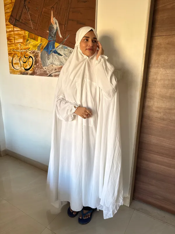 White_Full-Length_Jilbab_Set_With_Niqab_And_Pockets_For_Women