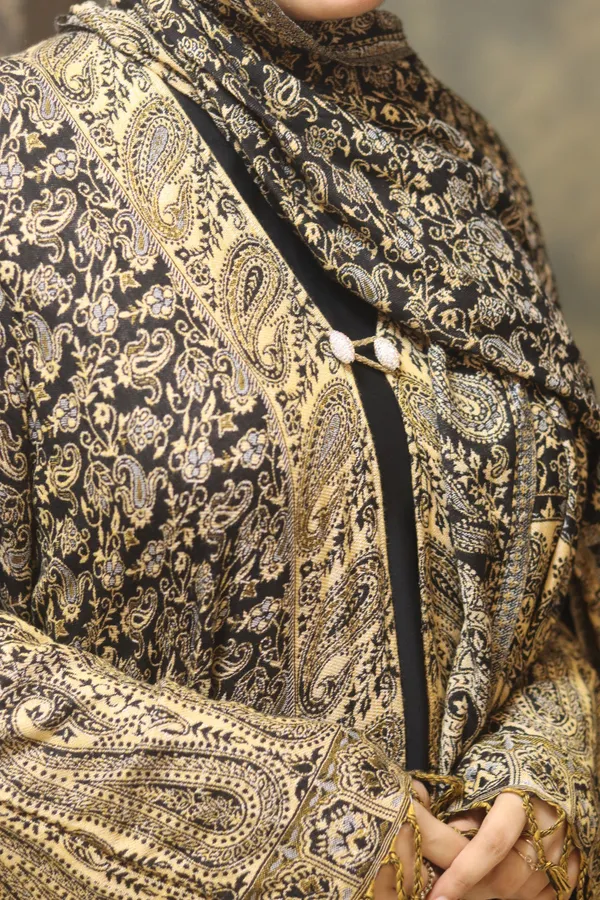 Black_Pashmina_Abaya_With_Hijab_For_Women