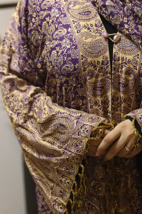 Purple_Gold_Pashmina_Paisley_Abaya_Set_With_Hijab_For_Women