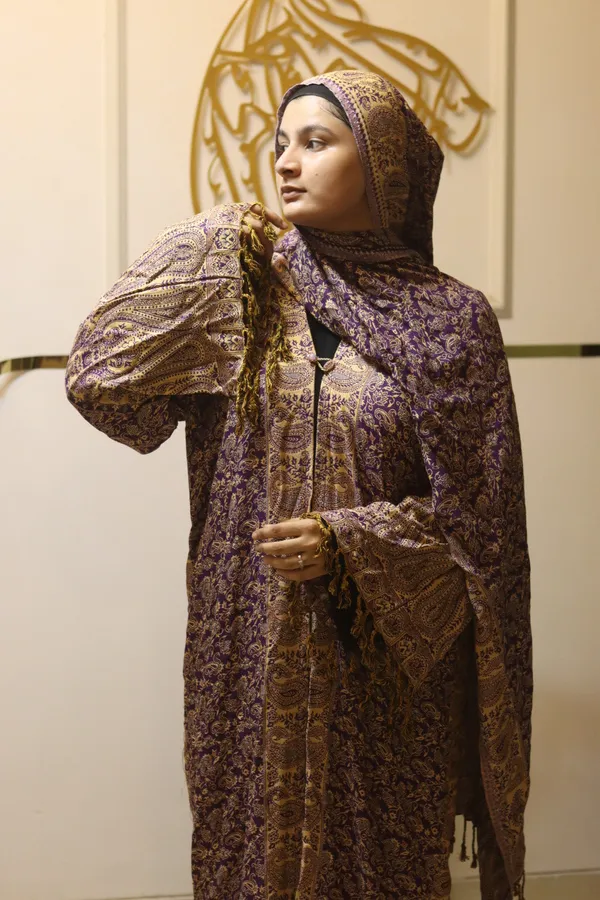 Purple_Gold_Pashmina_Paisley_Abaya_Set_With_Hijab_For_Women
