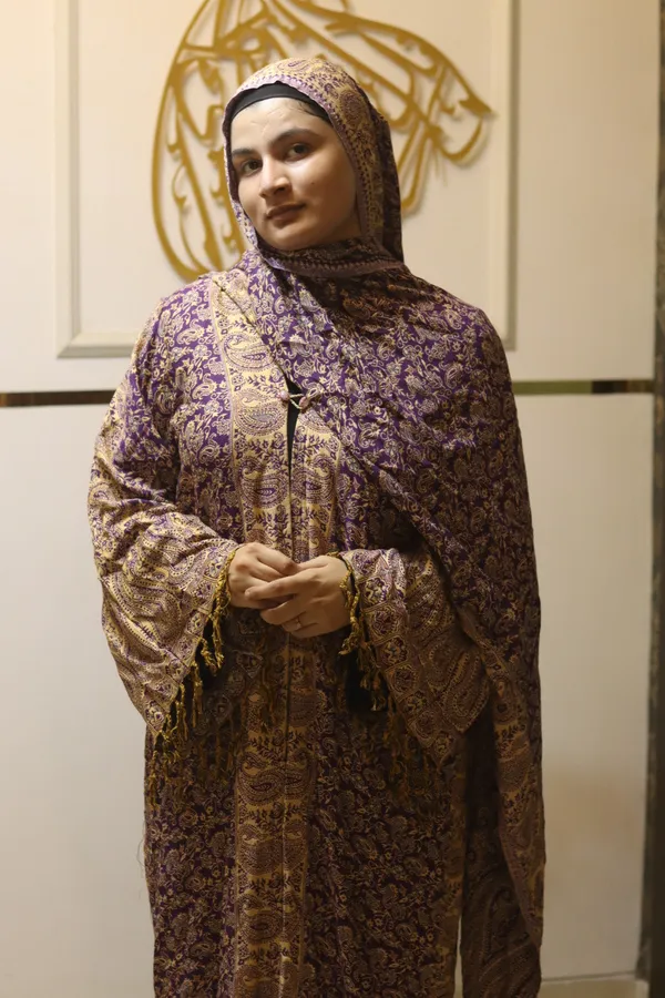 Purple_Gold_Pashmina_Paisley_Abaya_Set_With_Hijab_For_Women