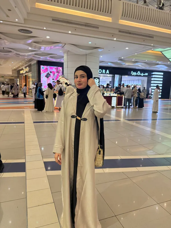 Beige_Shimmer_Coat_Abaya_With_Attached_Inner_Slit_For_Women