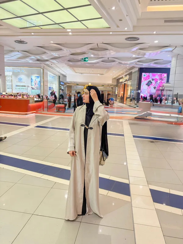 Beige_Shimmer_Coat_Abaya_With_Attached_Inner_Slit_For_Women