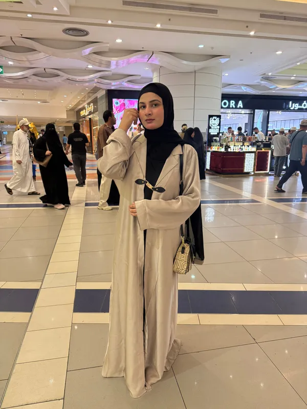 Beige_Shimmer_Coat_Abaya_With_Attached_Inner_Slit_For_Women