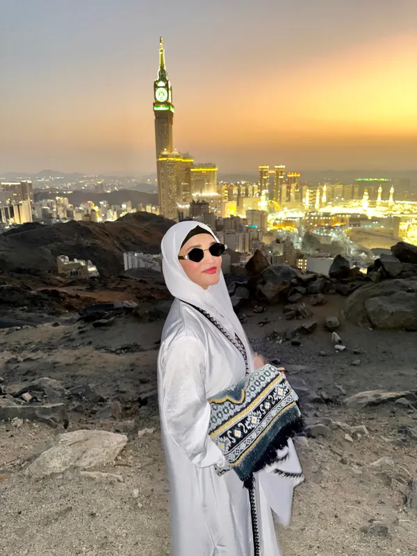 White_Nida_Stonework_Abaya_With_Hijab_For_Women