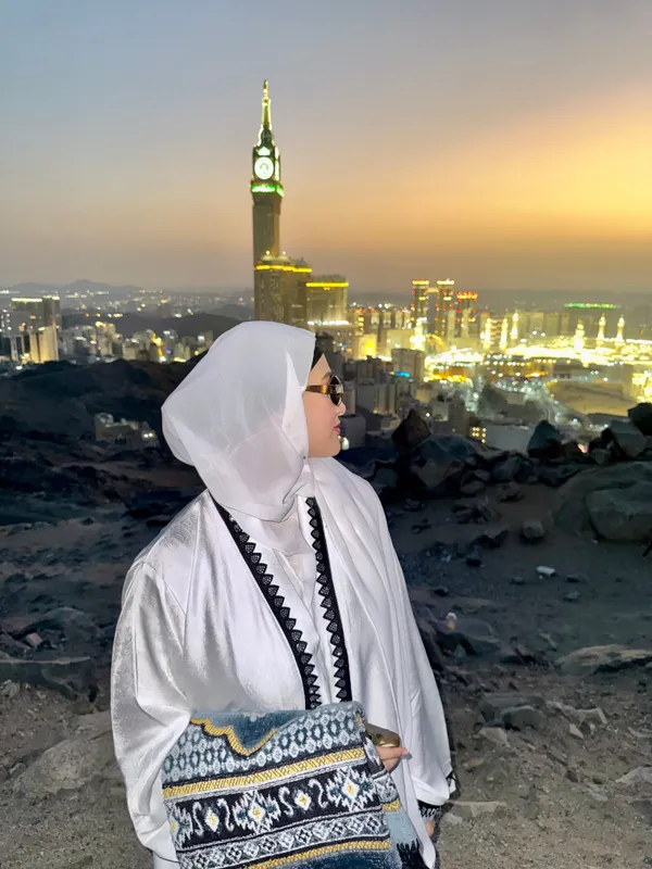 White_Nida_Stonework_Abaya_With_Hijab_For_Women
