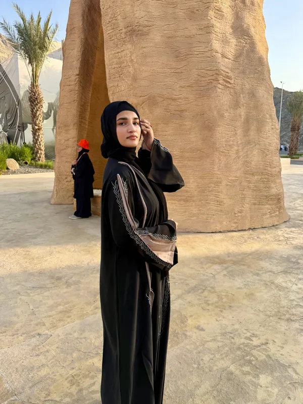 Black_Stone_Work_Arabian_Rimal_Abaya_With_Hijab_For_Women