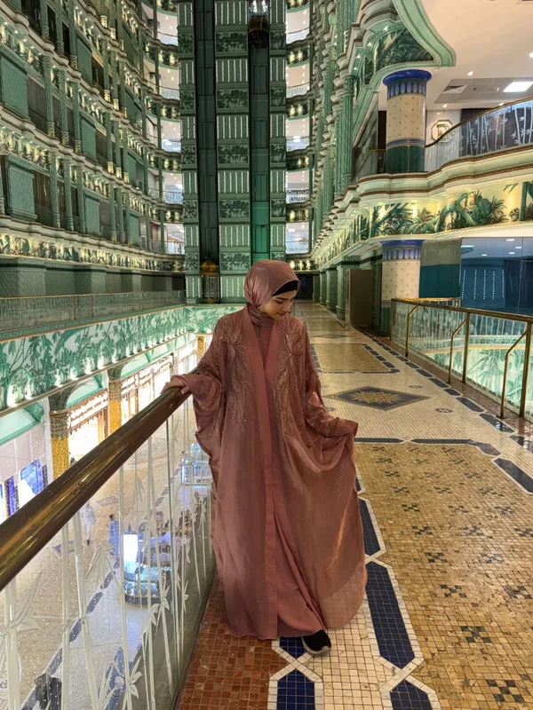 Pink_Shimmer_Handwork_Abaya_Full_Set_With_Hijab_For_Women