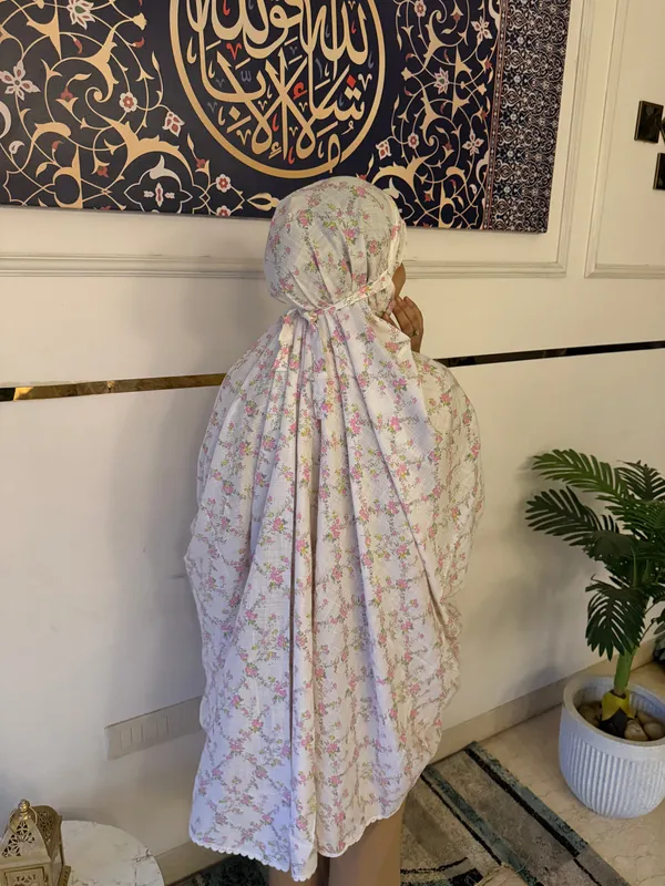 White_Rayon_Cotton_Floral_Criss-Cross_Mid-Length_Makhna_For_Women