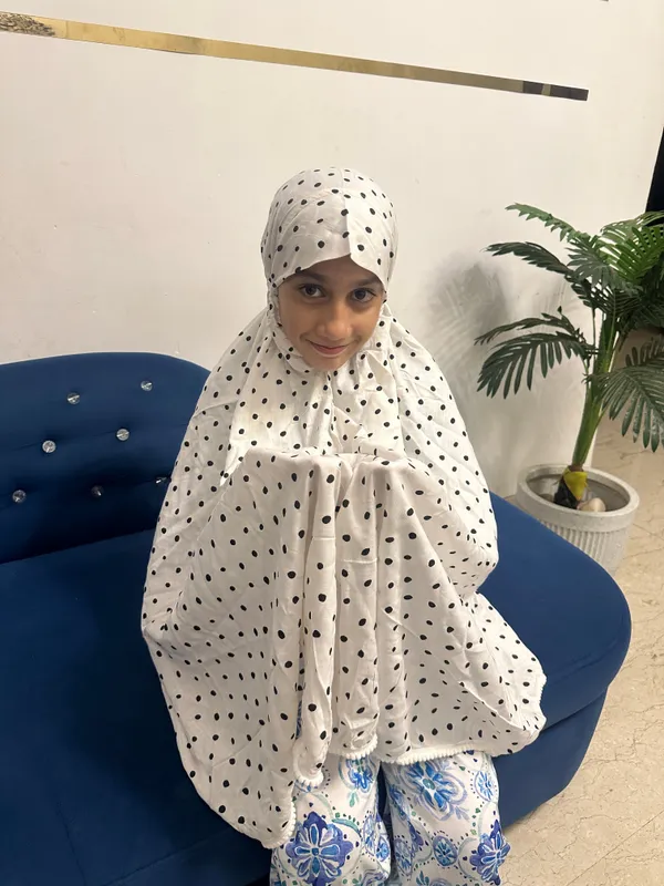 Multicolour_Rayon_Cotton_Polka_Dot_Mid_Length_Makhna_For_Girls
