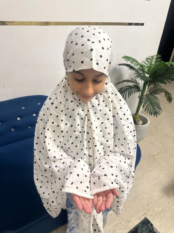 Multicolour_Rayon_Cotton_Polka_Dot_Mid_Length_Makhna_For_Girls