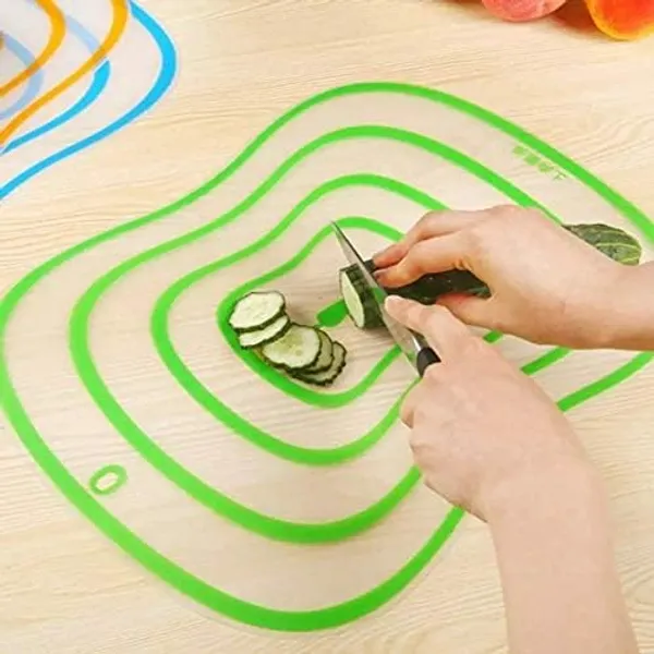 Plastic_Cutting_Board_Set