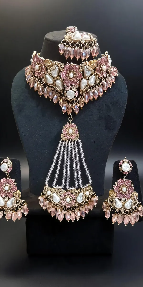 Gold_Tone_Copper_Brass_Floral_Pearl_Bridal_Jewellery_Set_For_Women