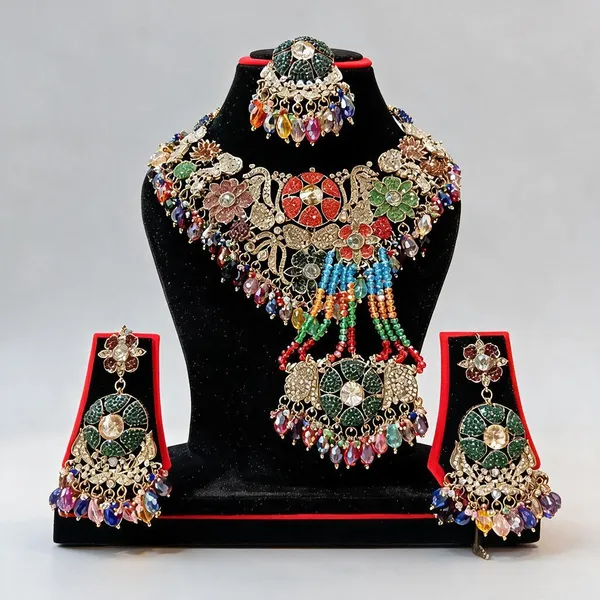 Multicolor_Copper_Brass_Pearl_Stone_Studded_Bridal_Necklace_Set_For_Women