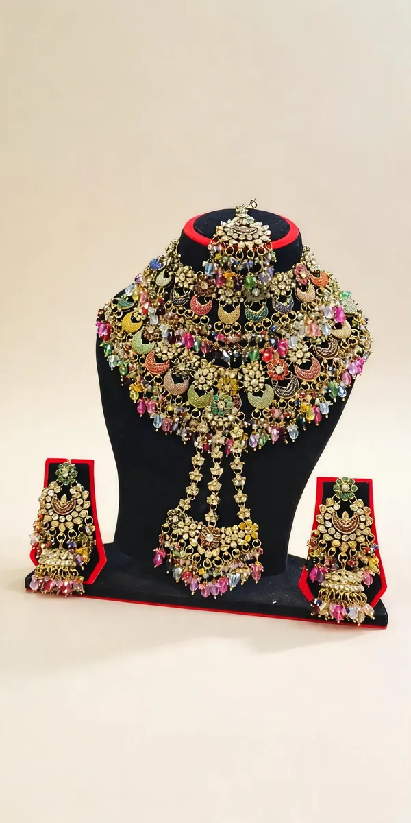 Gold_Tone_Multicolor_Copper_Brass_Pearl_Bridal_Jewellery_Set_For_Women