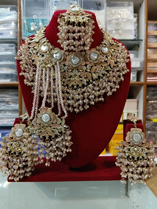 Gold_Tone_Copper_Brass_Pearl_Kundan_Bridal_Necklace_Set_For_Women