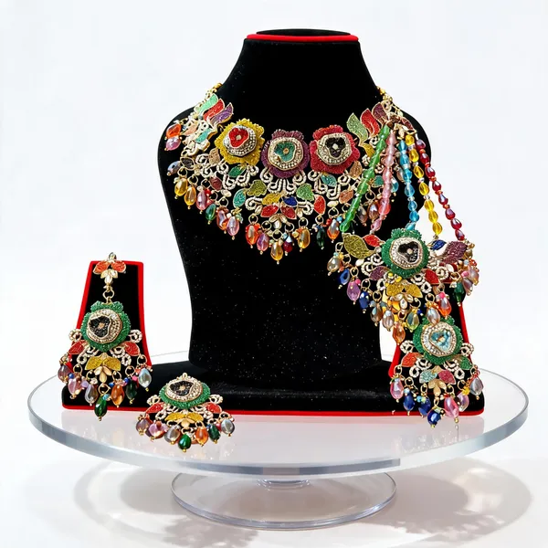 Multicolor_Copper_Brass_Pearl_Embellished_Bridal_Jewellery_Set_For_Women