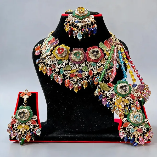 Multicolor_Copper_Brass_Pearl_Embellished_Bridal_Jewellery_Set_For_Women